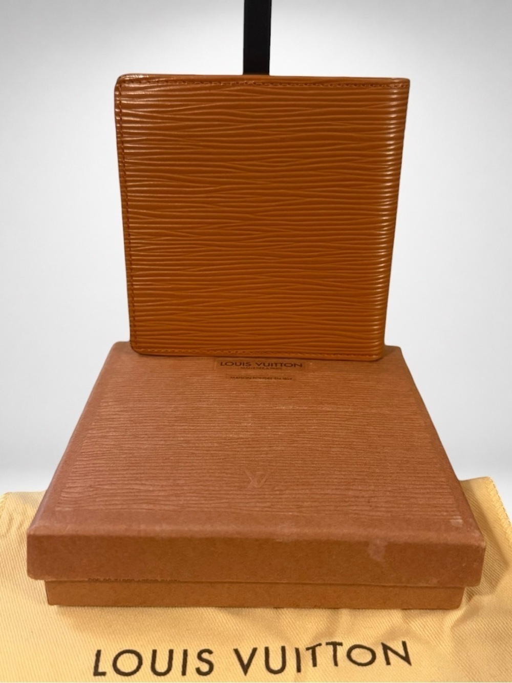 Louis Vuitton Authentic LV Epi Bifold Wallet Brown Leather Made in France - Picture 2 of 13
